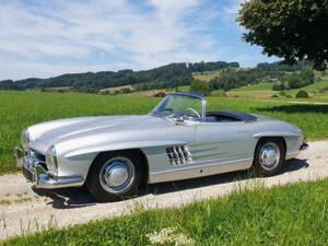 Image 1/24 of Mercedes-Benz 300 SL Roadster (1962)