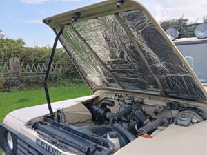 Image 13/23 of Land Rover 110 (1990)