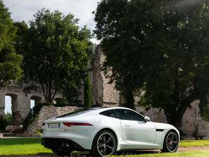 Bild 8/36 von Jaguar F-Type R (2014)