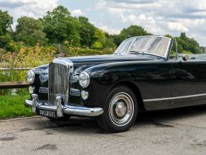 Image 16/37 of Bentley S 1 Continental DHC (1955)