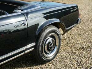 Image 27/50 of Mercedes-Benz 230 SL (1966)