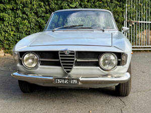 Immagine 21/34 di Alfa Romeo Giulia GT 1300 Junior (1969)