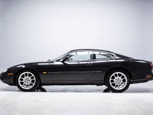 Image 5/37 de Jaguar XKR (1998)