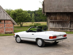 Image 5/85 of Mercedes-Benz 560 SL (1986)
