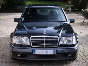 Imagen 3/39 de Mercedes-Benz E 500 (1995)