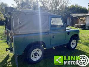 Image 7/10 of Land Rover 88 (1975)