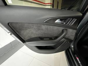 Image 19/50 of Audi RS6 Avant (2017)