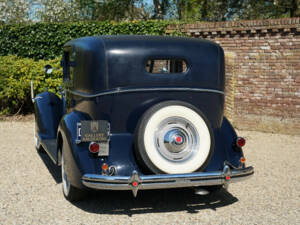 Image 9/50 of Packard eight (1937)