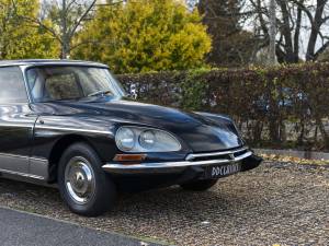 Image 9/39 of Citroën DS 21 Chapron &quot;Majesty&quot; (1969)