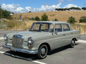 Immagine 4/7 di Mercedes-Benz 190 c (1963)