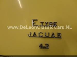 Image 4/4 de Jaguar E-Type (1969)