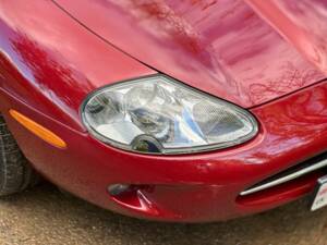 Image 26/50 de Jaguar XKR (1998)