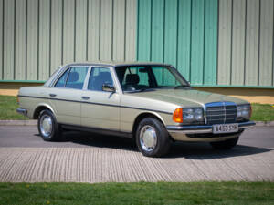 Immagine 8/29 di Mercedes-Benz 280 E (1983)