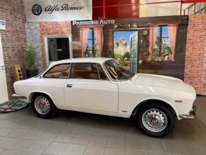 Image 3/30 of Alfa Romeo Giulia 1600 Sprint GT Veloce (1966)