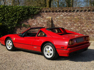 Image 32/50 de Ferrari 328 GTS (1989)