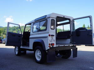 Bild 38/45 von Land Rover Defender 90 (1996)