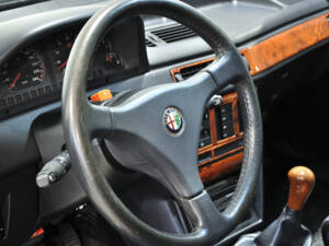 Afbeelding 18/27 van Alfa Romeo 155 1.8 Twin Spark (1996)