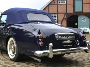 Image 2/47 of Bentley S1 DHC Park Ward (1956)