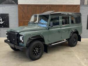 Image 1/11 of Land Rover Defender 110 (2015)