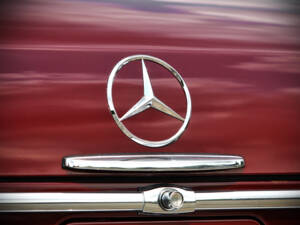 Image 69/71 of Mercedes-Benz 220 SE b (1961)