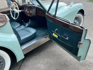 Image 21/24 of Jaguar XK 120 DHC (1953)