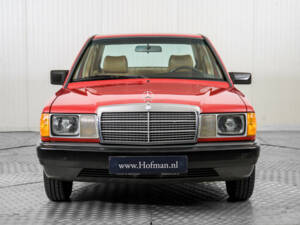 Bild 14/50 von Mercedes-Benz 190 D 2.2 (1984)