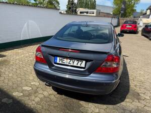 Image 2/6 of Mercedes-Benz CLK 320 CDI (2006)