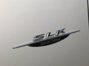 Image 7/52 of Mercedes-Benz SLK 320 (2000)