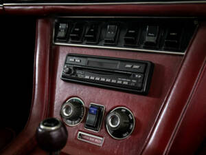 Image 17/29 of Jensen Interceptor MK III (1973)