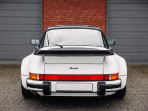 Imagen 44/55 de Porsche 911 Turbo 3.3 (1988)