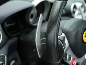 Bild 48/50 von Ferrari California T (2014)