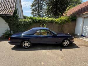 Image 17/32 of Bentley Azure (2003)