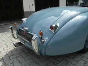 Immagine 51/54 di Jaguar XK 120 SE OTS (1953)