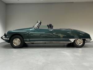 Image 4/23 of Citroën DS 21 (1969)