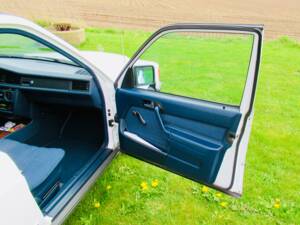 Bild 8/25 von Mercedes-Benz 190 D 2.5 (1986)