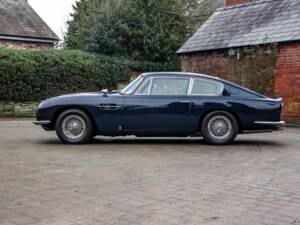 Image 7/46 de Aston Martin DB 6 (1967)