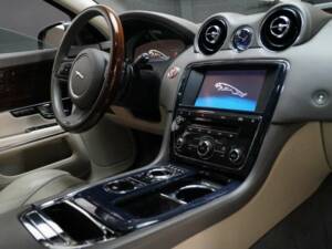 Imagen 15/32 de Jaguar XJ 5.0 (2011)