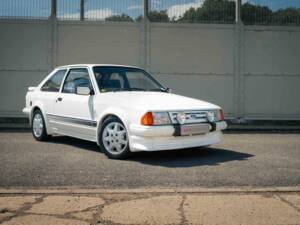 Image 3/60 de Ford Escort RS 1600 turbo (1985)