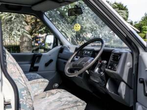 Image 4/37 of Volkswagen T4 California 2.0 (1996)
