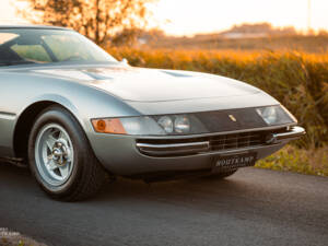 Bild 8/18 von Ferrari 365 GTB&#x2F;4 Daytona (1969)