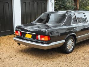 Image 24/47 of Mercedes-Benz 420 SEL (1988)