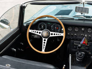Afbeelding 34/79 van Jaguar E-Type 4.2 (1967)