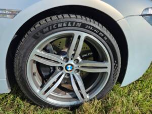 Image 36/63 de BMW M6 (2007)