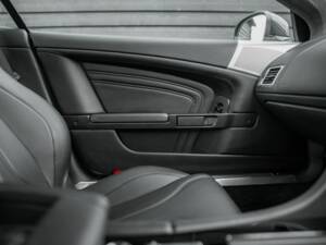 Image 47/50 of Aston Martin DBS (2011)