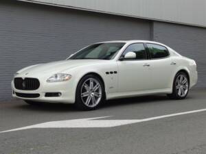 Image 2/99 de Maserati Quattroporte 4.2 (2010)