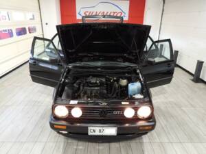 Bild 13/15 von Volkswagen Golf II GTi 1.8 (1990)