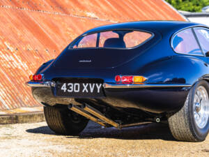 Afbeelding 17/42 van Jaguar E-Type &quot;Lightweight&quot; (1962)