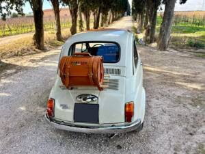 Image 33/73 of FIAT 500 F (1971)