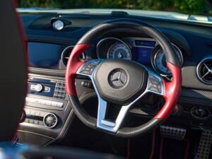 Afbeelding 48/50 van Mercedes-Benz SL 400 (2015)