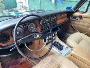 Image 16/38 of Jaguar XJ 6 4.2 (1970)